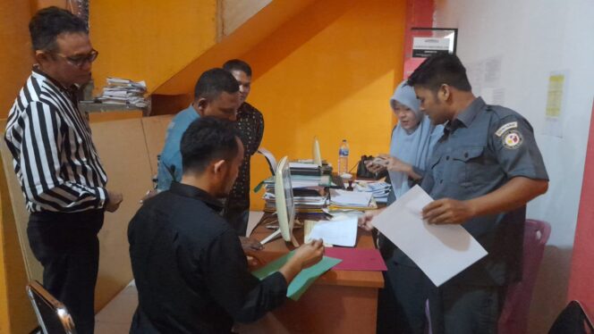 
					Kampanyekan Anaknya di Rumah Dinas Bupati Pasaman Barat Dilaporkan ke Bawaslu