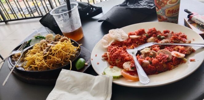 
					Keluhkan Pengunjung Terkait Sajian Makanan Mama Hotplate Di Lantai 3 The Park Kendari Sultra Lantaran Keasinan