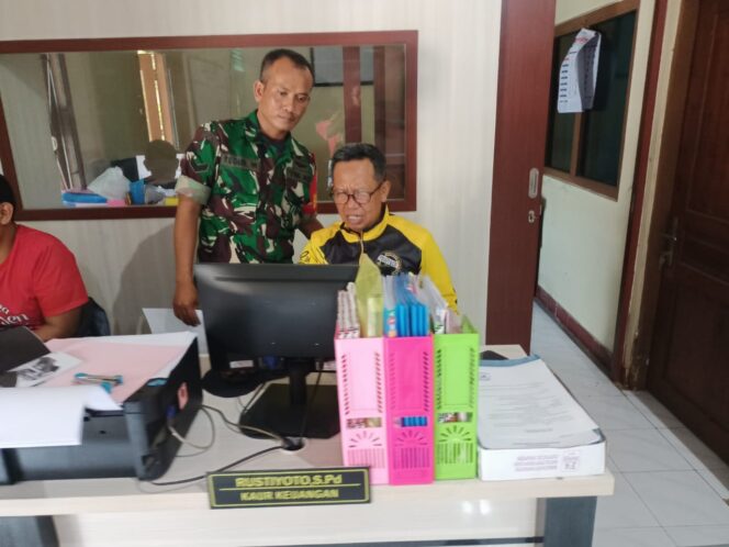 
					Dengan Rutin Melaksanakan Komsos di Wilayah Binaan Akan Meningkatkan Kerjasama Babinsa Dengan Aparat Desa