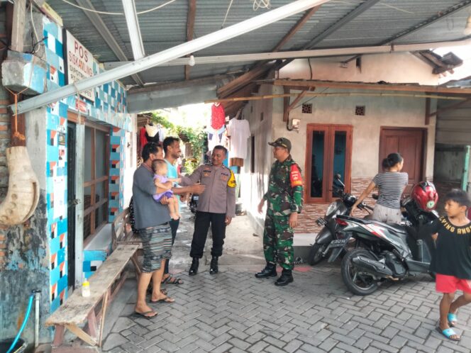 
					Wujudkan Wilayah Yang Aman, Babinsa Tipes adakan Komsos dengan Tokoh Masyarakat