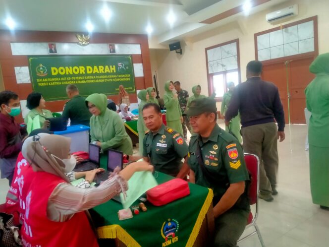 
					Peduli Kemanusiaan, Anggota Koramil 03/Serengan Ikuti Donor Darah.
