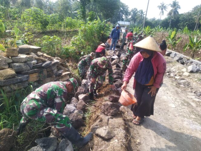 
					TMMD Disambut Warga Dengan Antusias