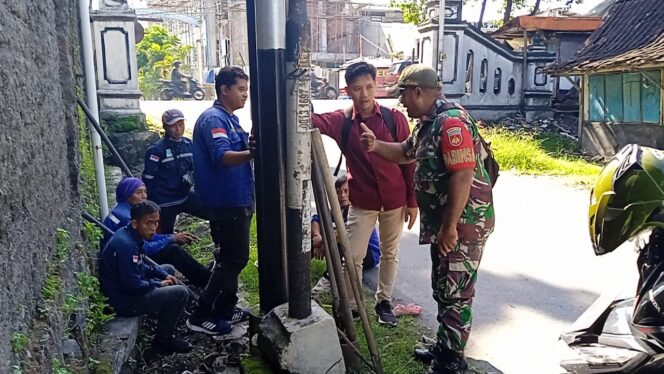 
					Babinsa Joyotakan Dampingi Pemasangan Jaringan WIFI di Wilayah Binaan