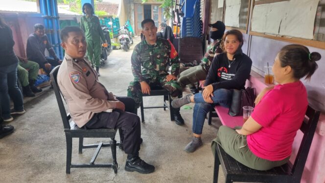 
					Jaga hubungan yang baik, Babinsa Tipes Komsos Dengan warga Binaan