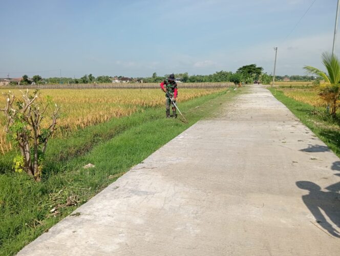 
					TINGGAL 3HARI PENUTUPAN SATGAS TMMD LAKUKAN PEMELIHARAAN JALAN COR