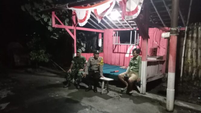 
					Sinergitas Babinsa dan Babinkamtibmas Sawit Jaga Ketertiban Bulan Suci Ramadhan