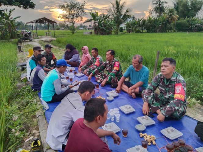 
					Menyatu Dengan Alam Koramil 1002-06/Barabai Gelar Karbak Dan Buka Puasa Bersama