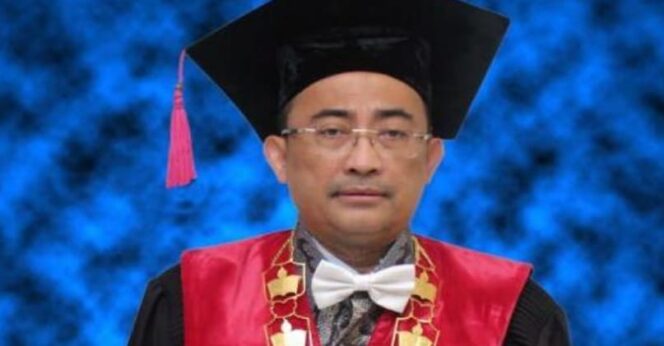 
					How Democratic Constitutionalism Die? Jalan Terjal Mahkamah Konstitusi di Tahun 2024