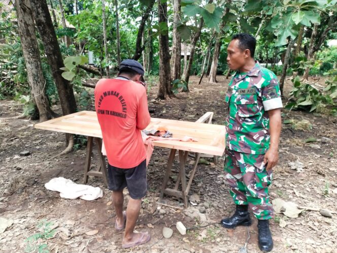 
					Babinsa Nogosari Beri Motivasi Perajin Kayu