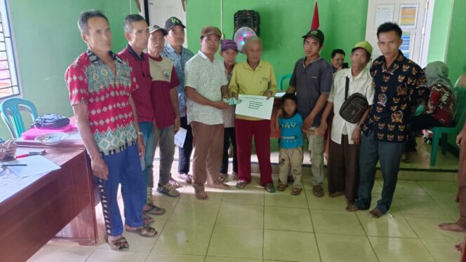 
					Desa Sekalak Membagikan Blt DD Tahap Pertama Berjalan Aman Tertip Dan Kondusif.