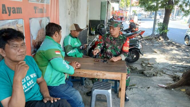 
					Banyak Cara, Babinsa Kratonan Dekat & Akrab Dengan Warga Binaan