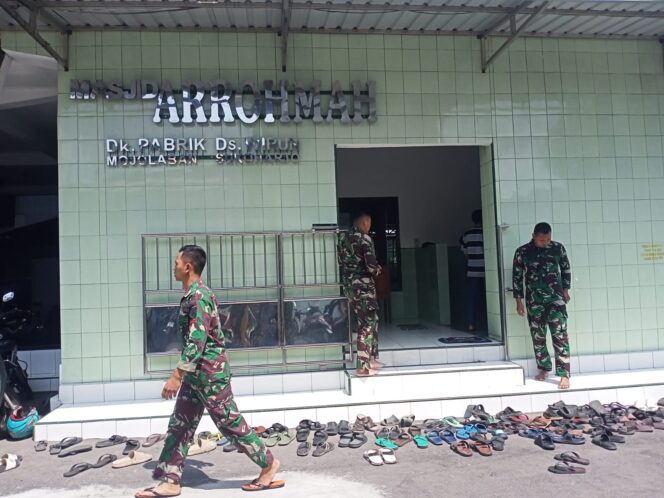 
					Satgas TMMD Reguler Ke-120 Kodim 0726/Sukoharjo Melaksanakan Shalat Jum’at Bersama Warga