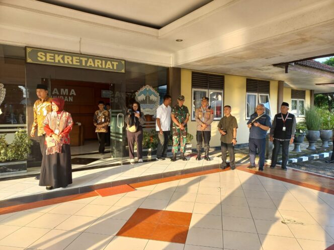 
					Dandim Boyolali Hadiri Pemberangkatan Calon Jemaah Haji di Donohudan