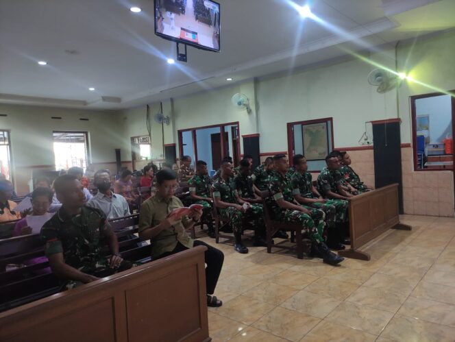 
					Ditengah Pelaksanaan TMMD Ke-120 Kodim 0726/Sukoharjo, Tidak Mengurangi Antusias Anggota Satgas TMMD Melaksanakan Ibadah