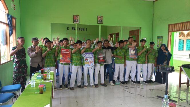 
					Penyuluhan Hukum Dan Bahaya Narkoba Untuk Generasi Muda