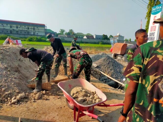 
					Capai 90%, sasaran fisik Rabat Beton TMMD fokuskan pengurugan bahu jalan
