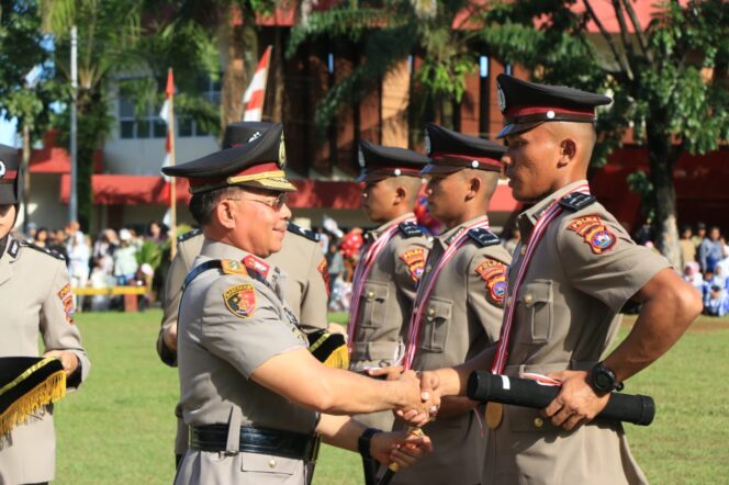 
					Kapolda Sumbar Lantik 229 Bintara Polri Gelombang I T.A 2024 Polda Sumbar