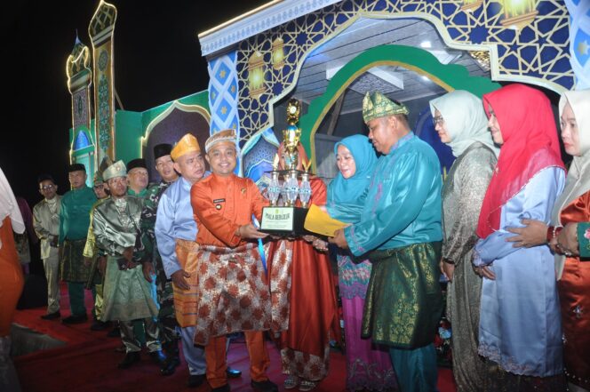 
					MTQ Ke-39 1446 H Kecamatan Enok Resmi Ditutup