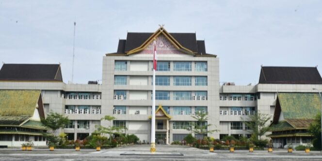 
					Pemda Inhil Bantah Pj Bupati Enggan Lantik Ery Putra. 
