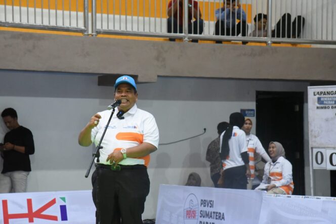 
					Pemakaian Perdana Sport Hall Padang Pariaman, Bupati Suhatri Bur Buka Volly Ball Bupati Cup Se Sumatera