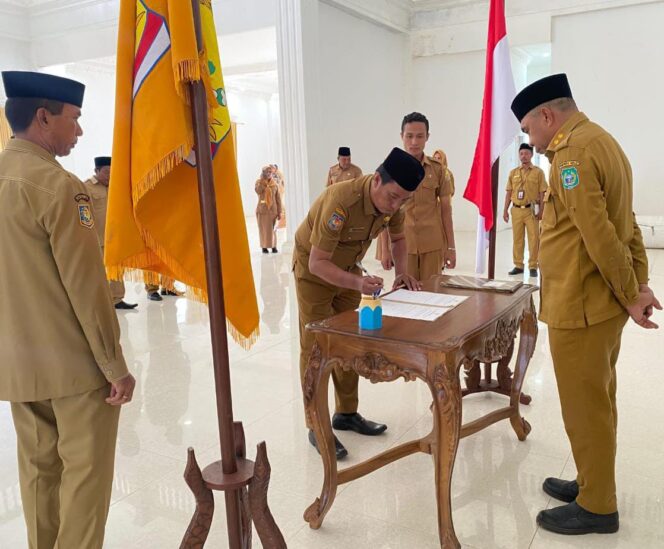 
					Sekda Pulau Taliabu Dr. Salim Ganiru Kembali Lantik Enam Pejabat Struktural dan Dua Kepsek