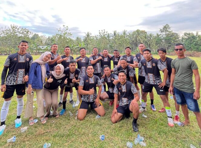 
					Memeriahkan Hut RI Ke-79 Cabang Olah Raga Sepak Bola Tim Benua Utama Menjadi Sang Juara Pada Babak Final Kedua Tim Saling Adu Kekuatan  