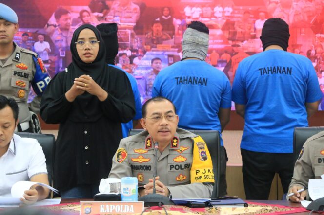 
					Polda Sumbar gelar Konferensi Pers Kasus Perampok Mobil Jasa Pengisian ATM