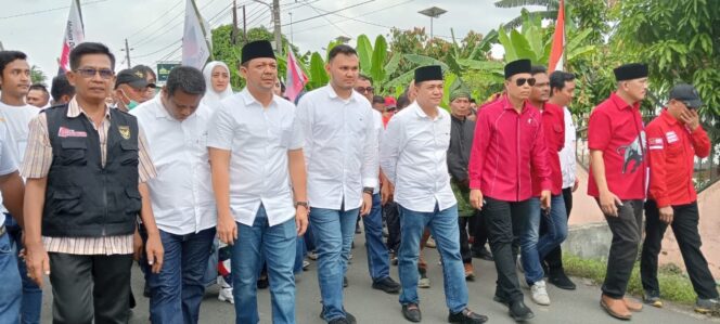 
					Didampingi Seribu Pendukung Paslon Zahir – Aslam Daftar ke KPU