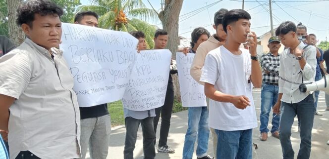 
					Demo KPU Batu Bara, Gapsu Pertanyakan Norma Hukum Penerimaan Pendaftaran Zahir Sebagai Cabup