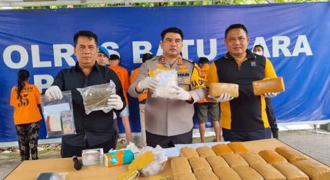 
					Kasat Reskrim Narkoba Polres Batu Bara, Ungkap Kasus 21 Kg Daun Ganja dan 1 Kg Sabu