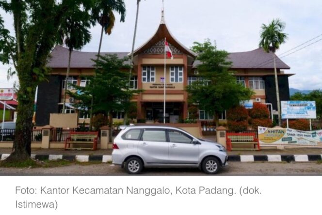 
					Pemkot Padang Nonaktifkan 2 PNS Kecamatan Buntut Dugaan Pungutan Uang