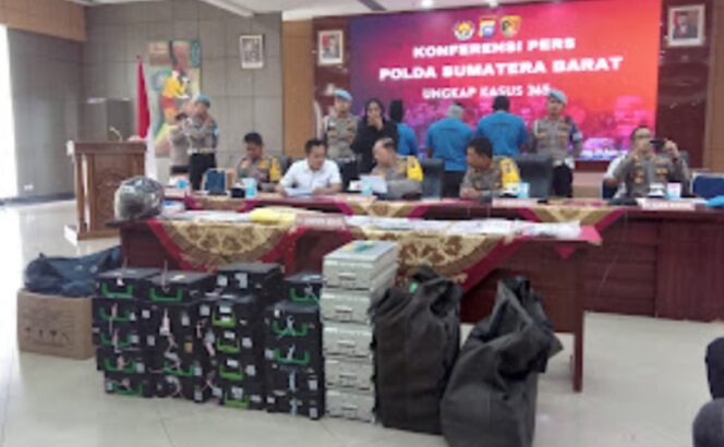 
					Dua Oknum Polisi Diduga Terlibat Kasus Perampokan Mobil Bawa Uang Di Padangpariaman