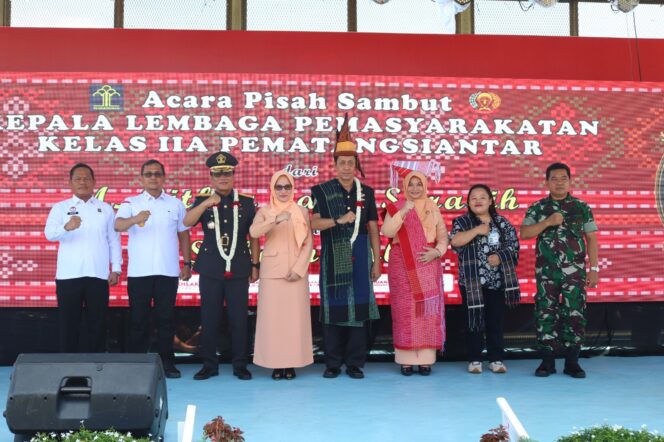 
					Lapas Pematangsiantar Gelar Pisah Sambut Dari M Pithra Jaya Saragih Ke Sukarno Ali Di Warnai Haru Biru Saat Acara Pisah Sambut
