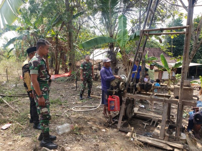 
					Demi Air Untuk Masyarakat, Babinsa Juwangi Bersama Yayasan Indonesia Iklas Pantau Pembuatan Sumur Bor