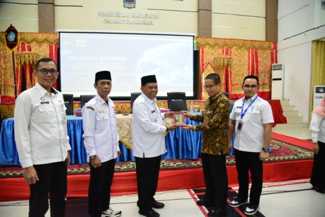 
					Padang Pariaman Lokus Study Lapangan, Lirik Dukcapil dan Disparpora