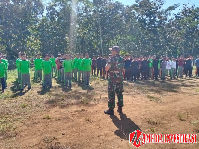 
					Babinsa Koramil 05/Ampel Berian materi Wasbang dan PBB di Pondok Pesantren Abi Umi