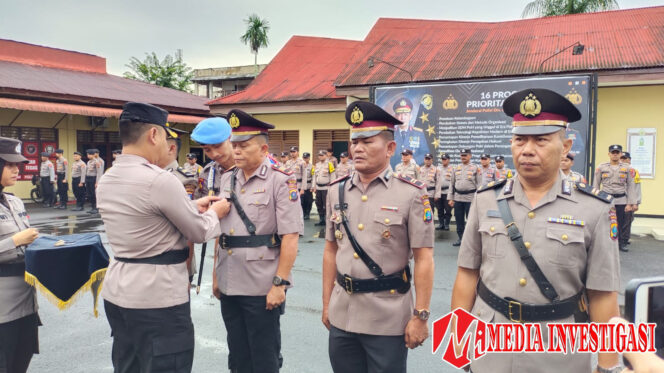 
					*Upacara Sertijab Dan Pengukuhan Kasihumas Dan Kasiwas Dipimpin Kapolres Sibolga*
