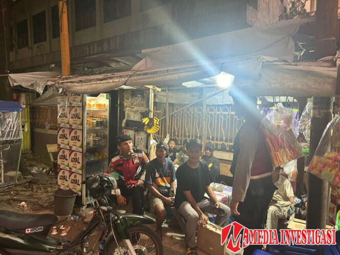 
					*Sitkamtibmas Kondusif, Satuan Samapta Polres Sibolga Patroli Dialogis*