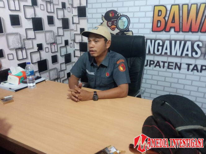 
					Soal Paslon Minta Dukungan dan Uang ke Kades, Bawaslu Tapteng Sudah Mintai Keterangan. 