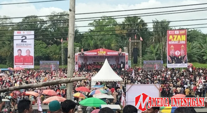
					Puluhan Ribu Massa Merahkan Kampanye Akbar Azan dan Mualem-Dekfad di Peureulak Aceh Timur