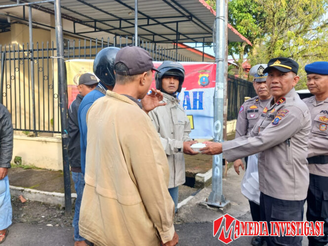 
					Pastikan Kota Sibolga Kondusif, Polres Sibolga Dan Instansi Terkait, Melaksanakan Patroli Tiga Pilar Dan Razia