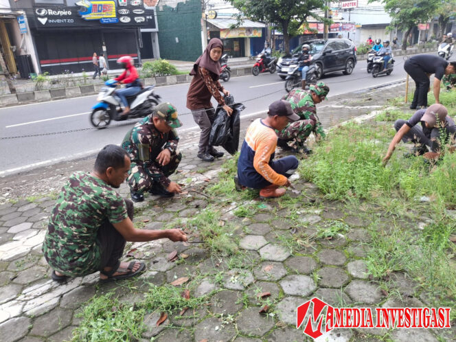 
					Kerja Bakti sebagai Wujud Bakti Koramil 03/Serengan bersama Pemerintah di Daerah untuk Mewujudkan Kepedulian Lingkungan