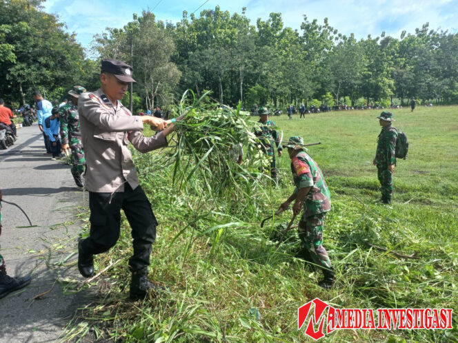 
					Hari Juang TNI AD, Karya Bakti Kodim Boyolali Sasar Pasar Dan Lapangan Guwo 
