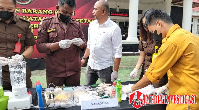 
					Satresnarkoba Polres Dharmasraya Musnahkan Barang Bukti Narkotika, Bukti Komitmen Perang Melawan Narkoba