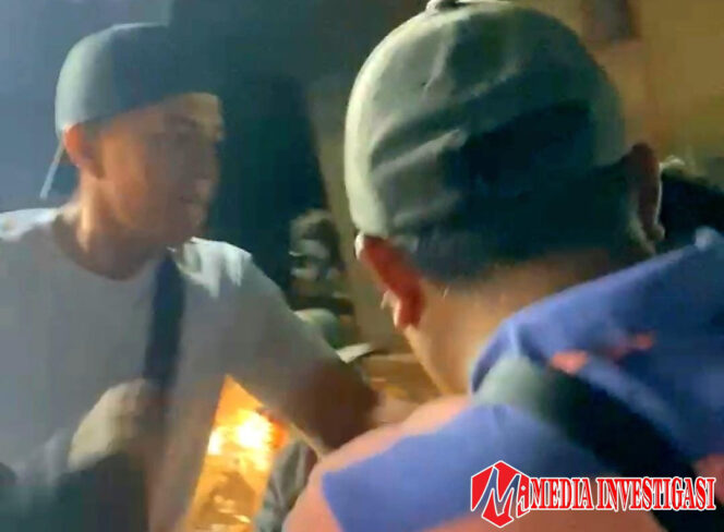 
					Tangkapan layar video pengeroyokan. (dok.video viral)