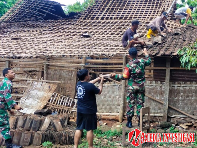 
					Wujud Kepedulian Babinsa Nogosari Bantu Rehap Rumah Warga