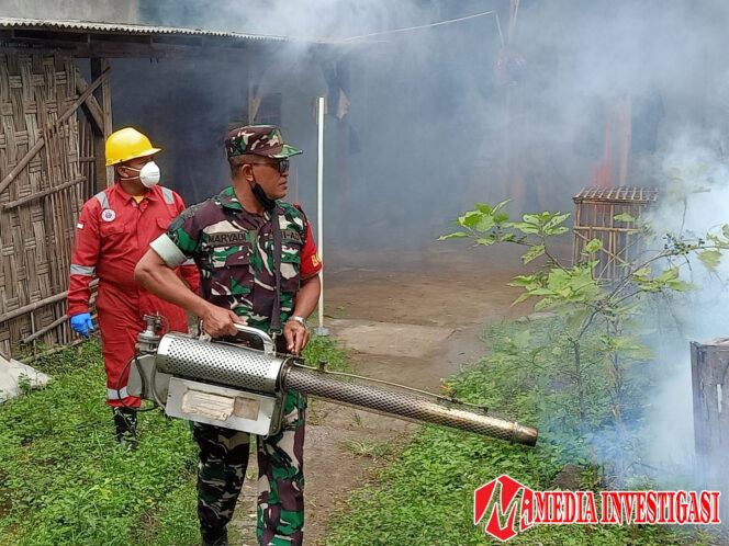 
					Babinsa Sambi Aktif Bantu Puskesmas Basmi Sarang Nyamuk