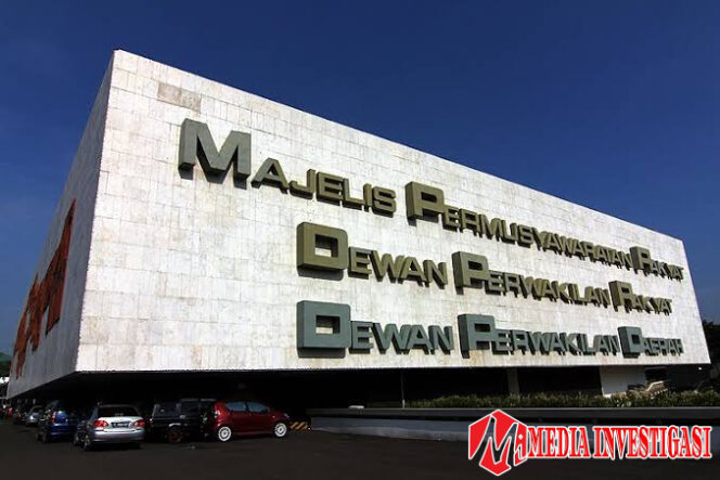 
					Rencana Keluar Negeri, Senator DPD RI Mirip Anak TK