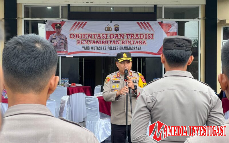 Kapolres Dharmasraya Pimpin Tradisi Penyambutan Perwira dan Bintara Baru: Tanamkan Kebanggaan dan Jiwa Korsa