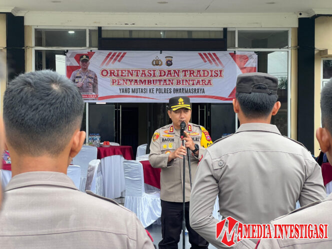 
					Kapolres Dharmasraya Pimpin Tradisi Penyambutan Perwira dan Bintara Baru: Tanamkan Kebanggaan dan Jiwa Korsa
